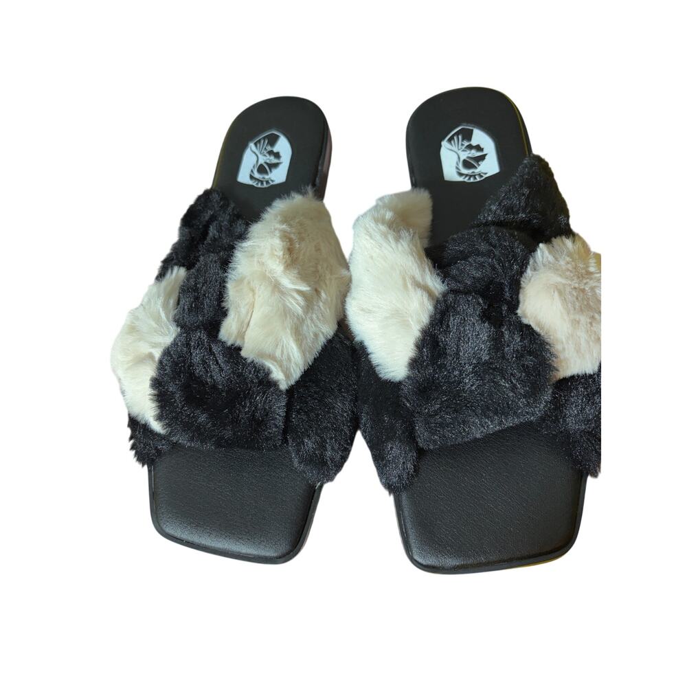 VHNY Domiciliary Minimalist Faux Fur Slides in black  cream Size 38 EU 7.5-8 US